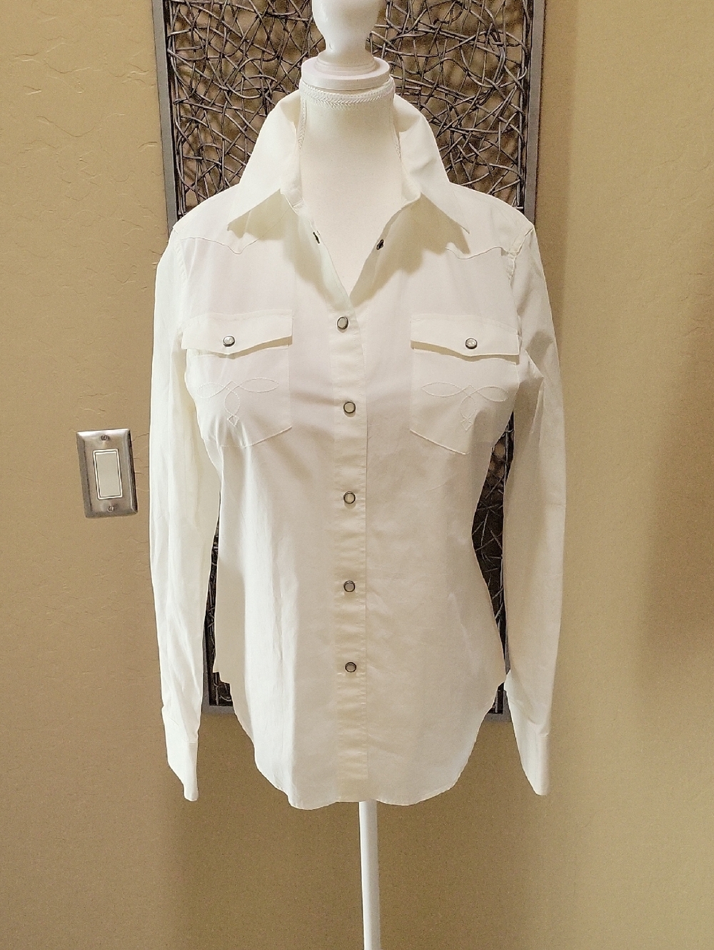 LRL Lauren Jeans Co. Women's Western-Style Pearl Snaps Shirt in white